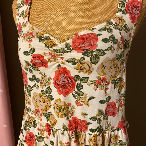 🌺 FOREVER 21 🌺Floral Summer dress - Picture 2 of 3